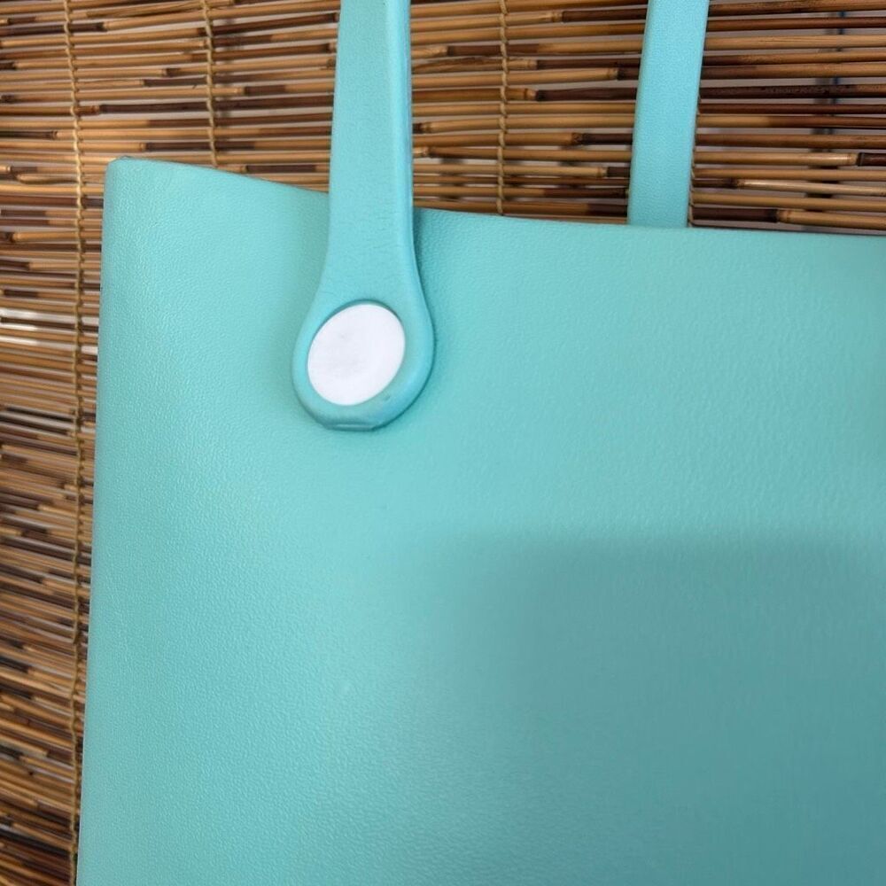 JEN & CO. VERSA TOTE Mint Green Vinyl Waterproof - Picture 5 of 8